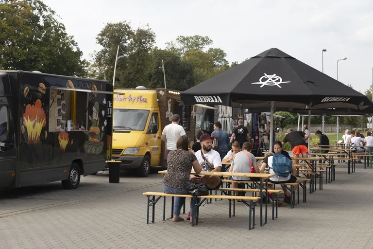 Zlot Foodtrucków 2020 (zdjęcia)