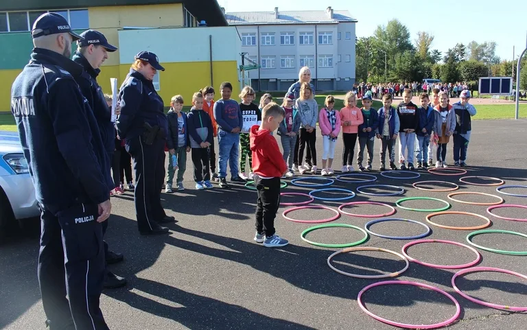 Profilaktyczna gra miejska "Ze zdrowiem krok po kroku...czyli bieganie po Broku" (zdjęcia)