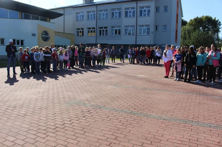 Profilaktyczna gra miejska "Ze zdrowiem krok po kroku...czyli bieganie po Broku" (zdjęcia)