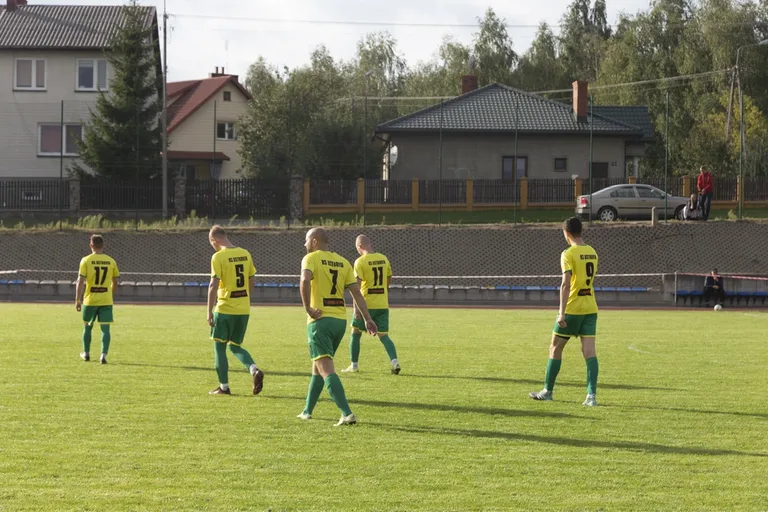 Karuzela i grad bramek w pucharowym spotkaniu KS Ostrovii (zdjęcia)