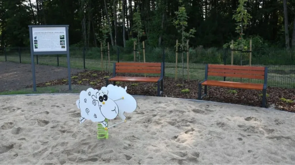 Nowy plac zabaw w Broku czeka na dzieci. Jest gdzie poszaleć (zdjęcia)