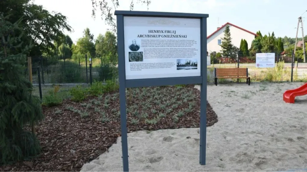 Nowy plac zabaw w Broku czeka na dzieci. Jest gdzie poszaleć (zdjęcia)