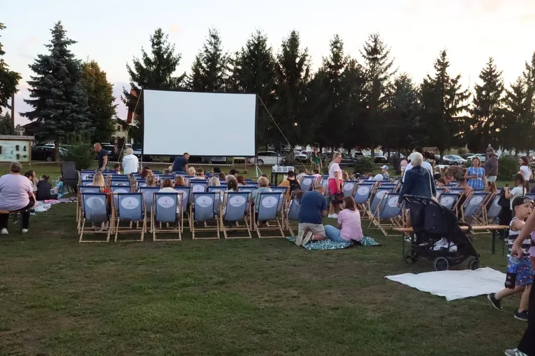 Kino plenerowe w Zarębach Kościelnych odwołane