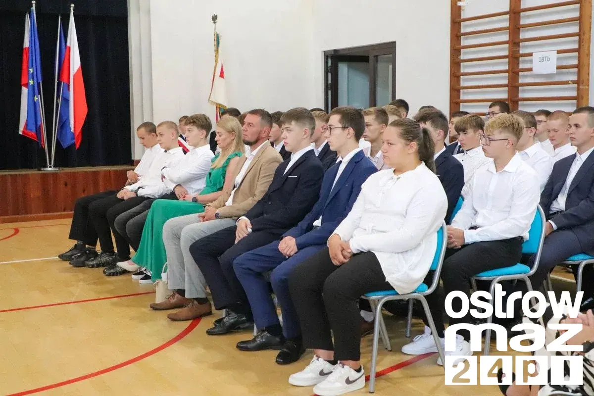 Nowy rok szkolny rozpoczęty w ZSCKR w Starym Lubiejewie (zdjęcia)