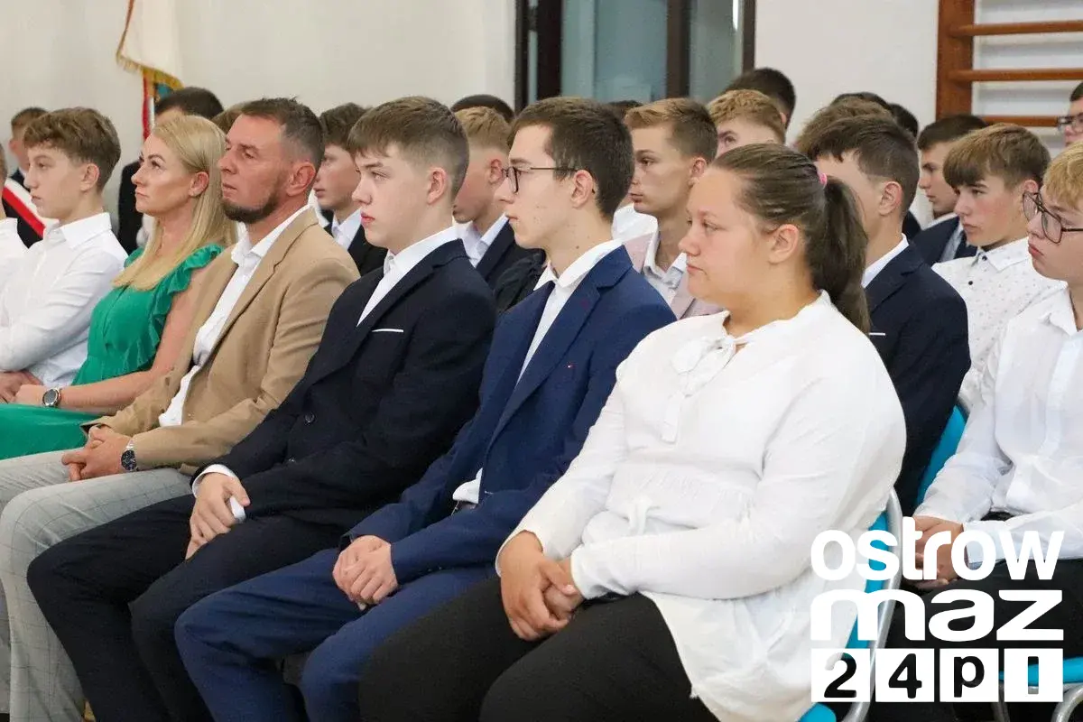 Nowy rok szkolny rozpoczęty w ZSCKR w Starym Lubiejewie (zdjęcia)
