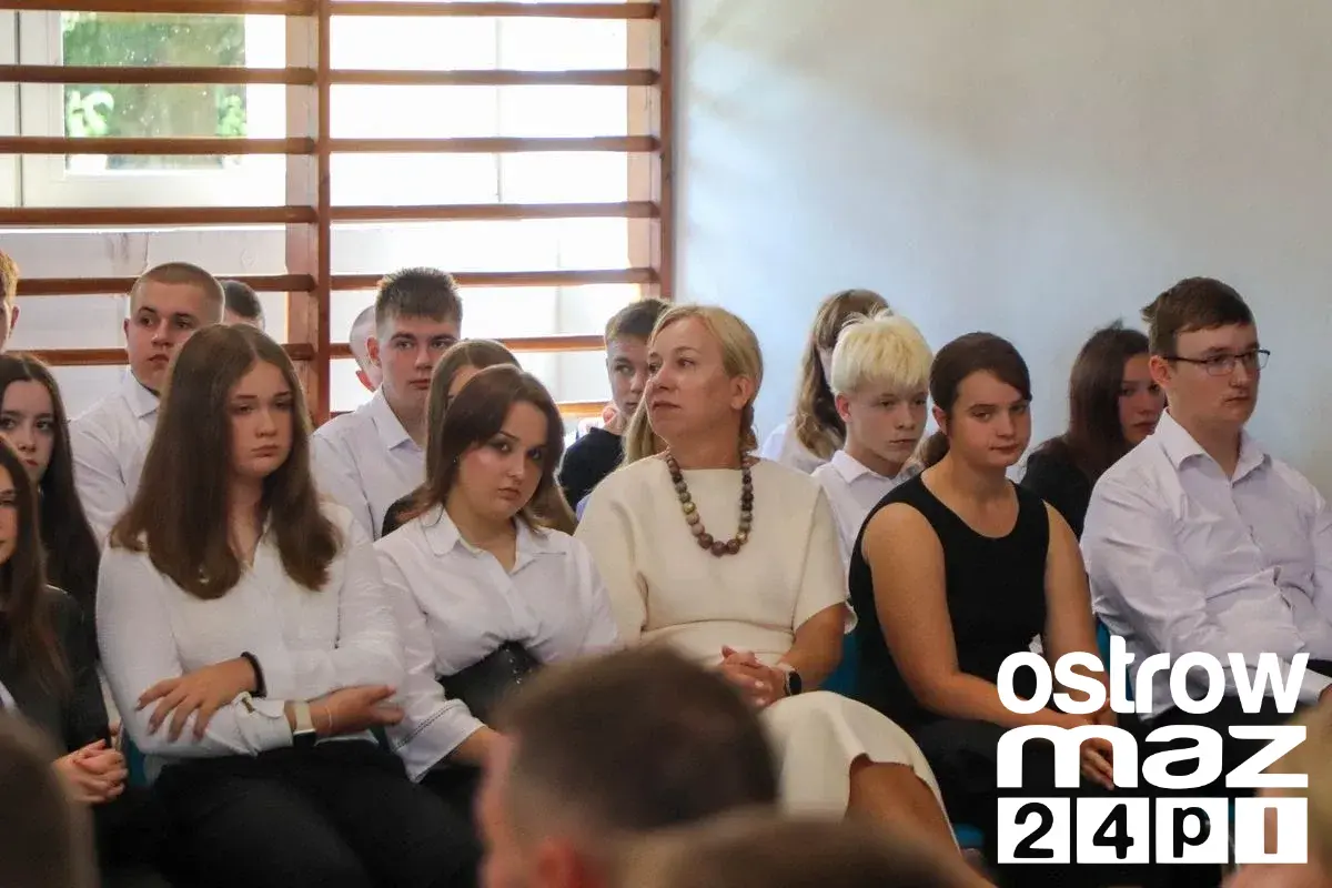 Nowy rok szkolny rozpoczęty w ZSCKR w Starym Lubiejewie (zdjęcia)