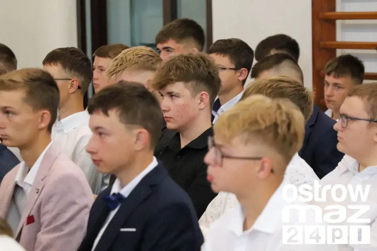 Nowy rok szkolny rozpoczęty w ZSCKR w Starym Lubiejewie (zdjęcia)