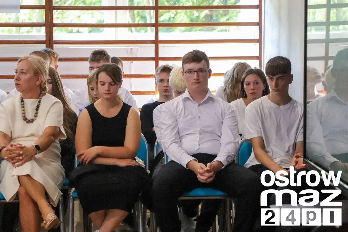 Nowy rok szkolny rozpoczęty w ZSCKR w Starym Lubiejewie (zdjęcia)