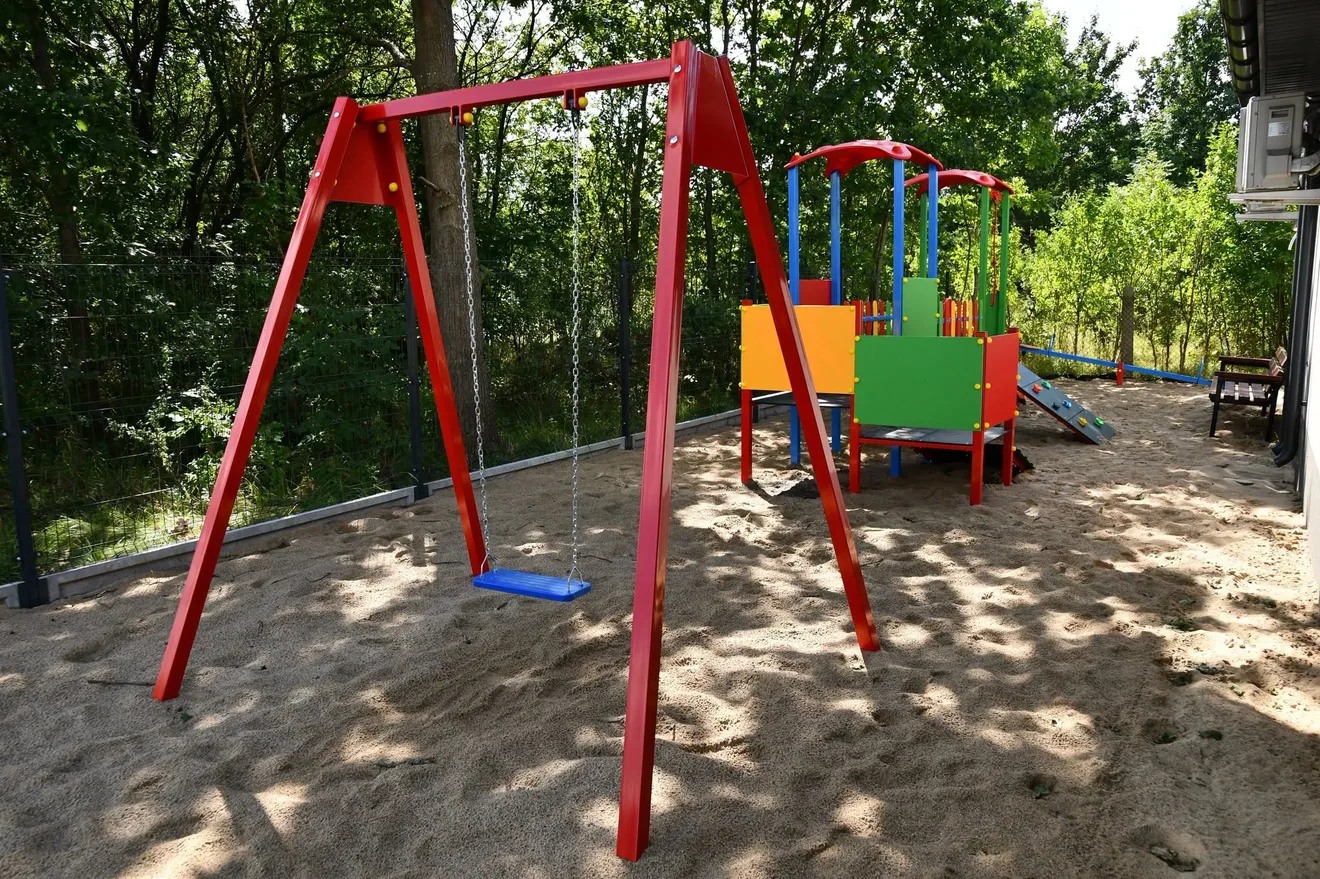 Nowe place zabaw w gminie Brok. Dzieci mają teraz miejsca do zabawy. Fot. UMiG Brok