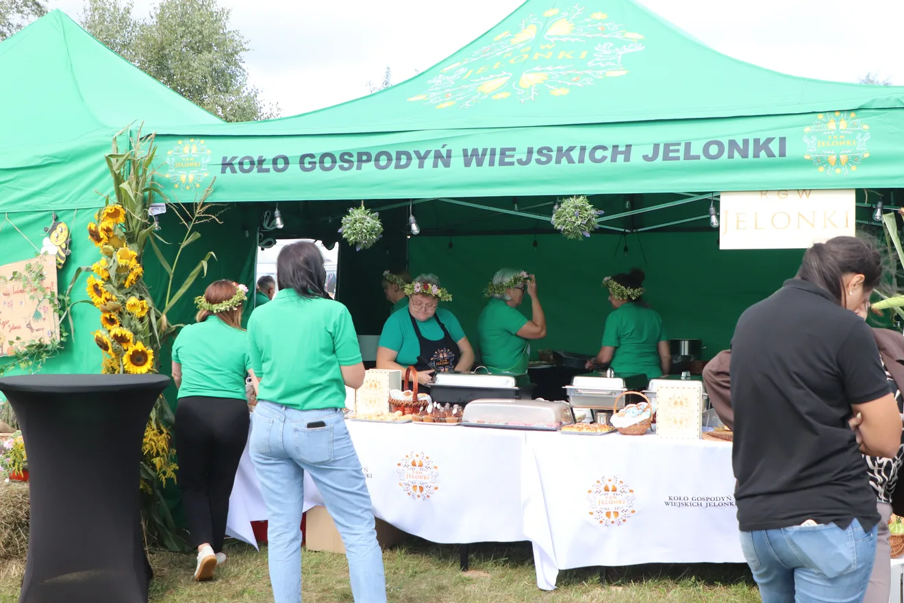 Dożynki w Kuskowiźnie już za nami. Były tłumy, lokalne przysmaki i wielka zabawa (zdjęcia)