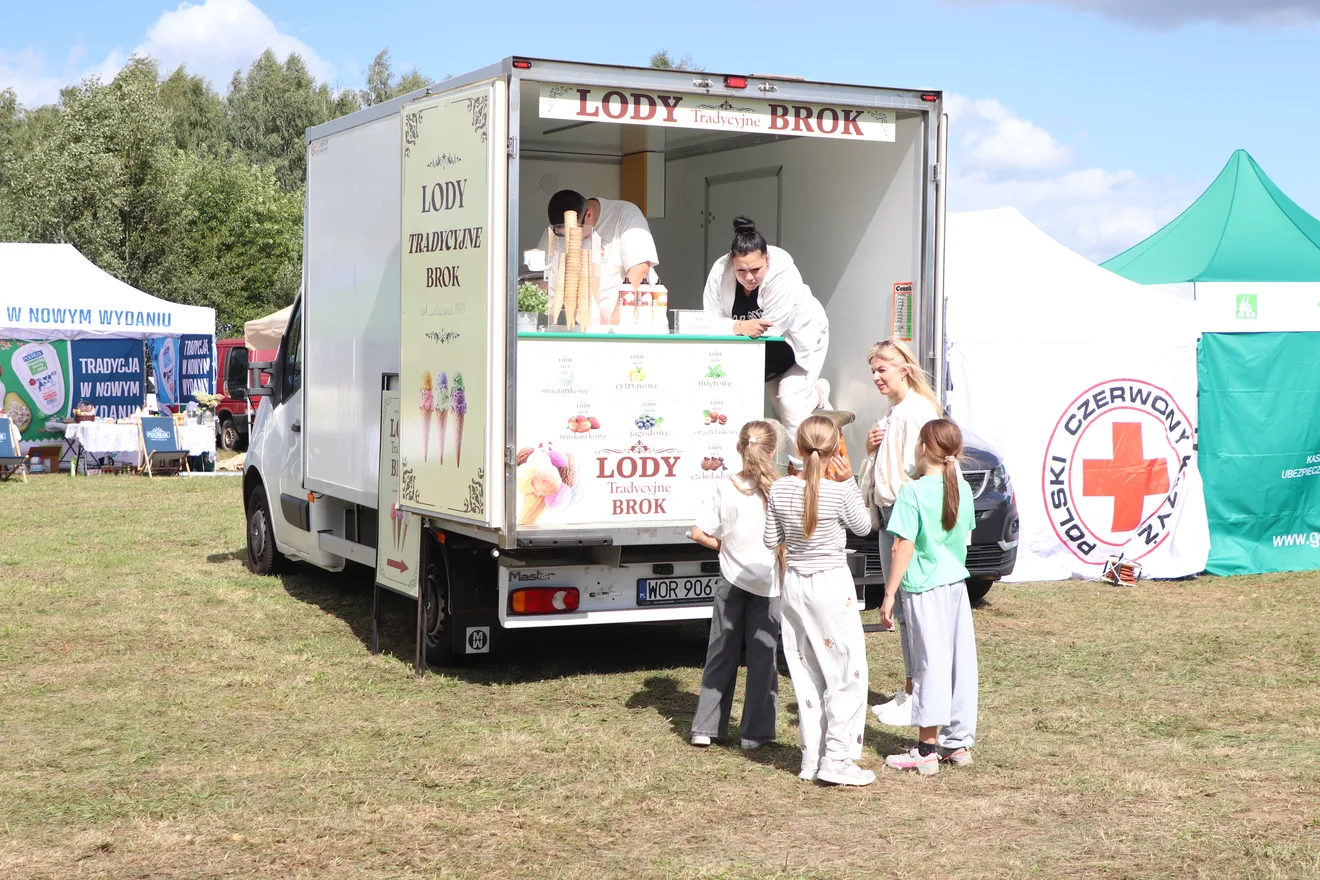 Dożynki w Kuskowiźnie już za nami. Były tłumy, lokalne przysmaki i wielka zabawa (zdjęcia)