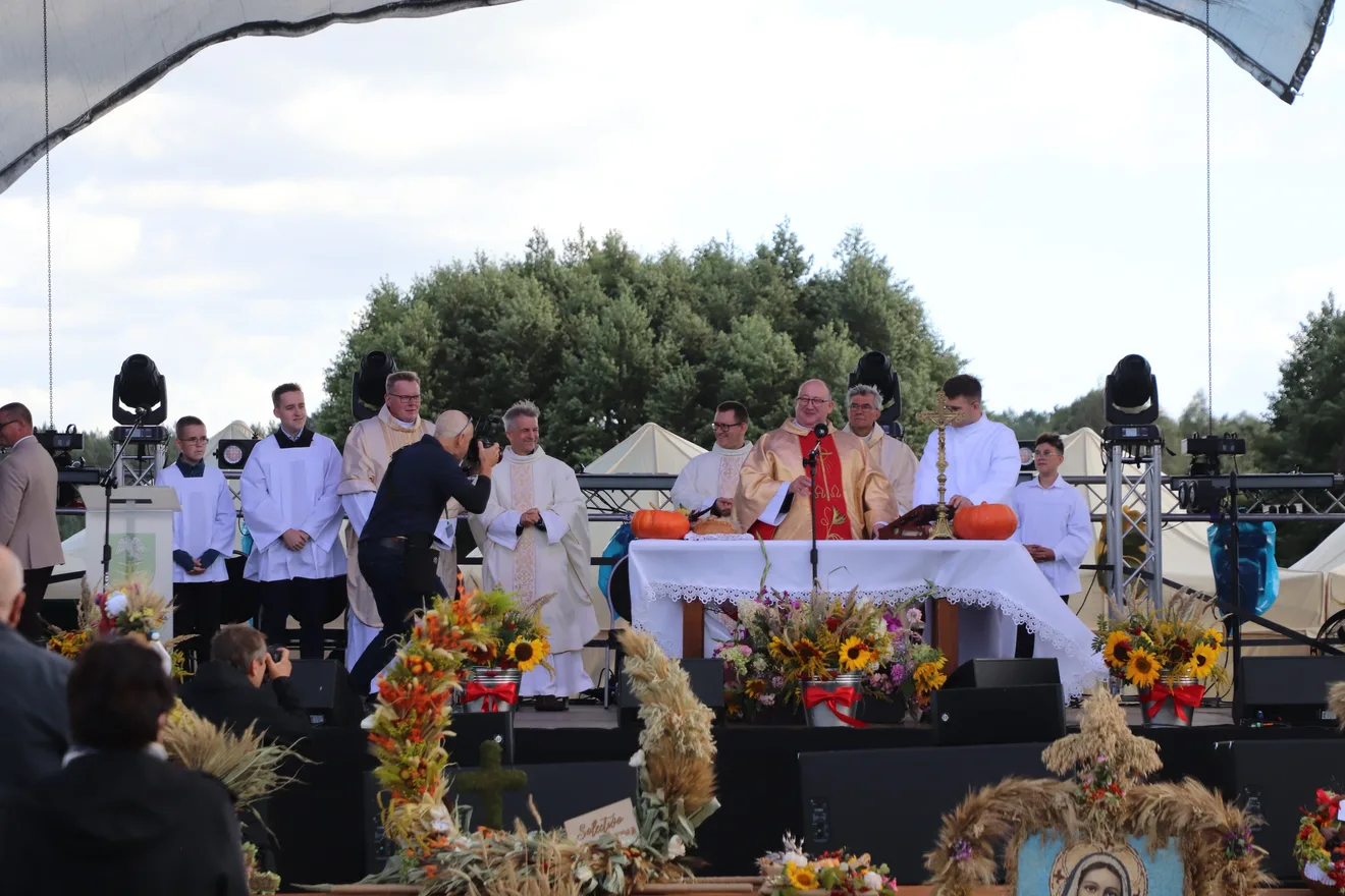 Dożynki w Kuskowiźnie już za nami. Były tłumy, lokalne przysmaki i wielka zabawa (zdjęcia)