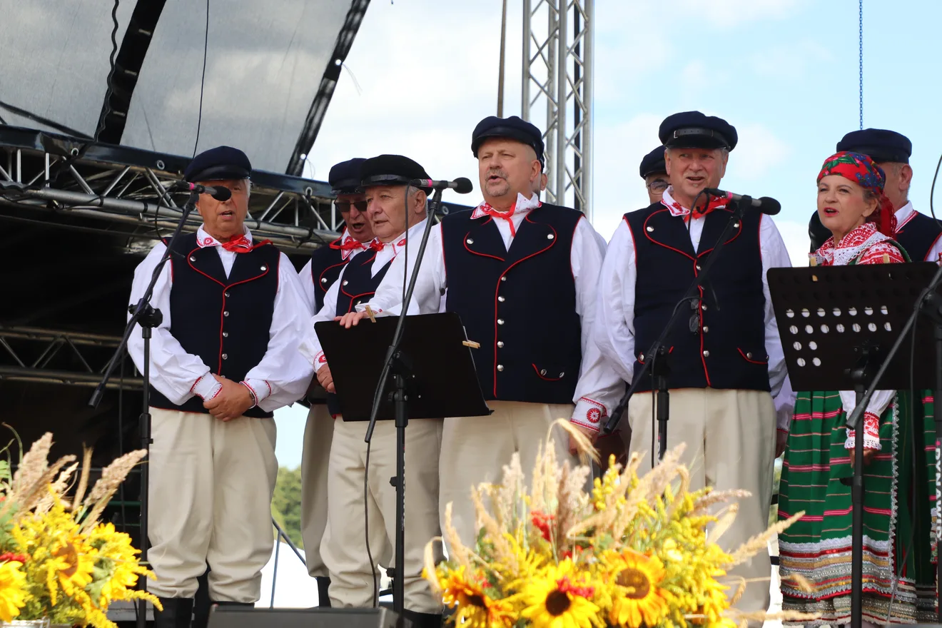 Dożynki w Kuskowiźnie już za nami. Były tłumy, lokalne przysmaki i wielka zabawa (zdjęcia)