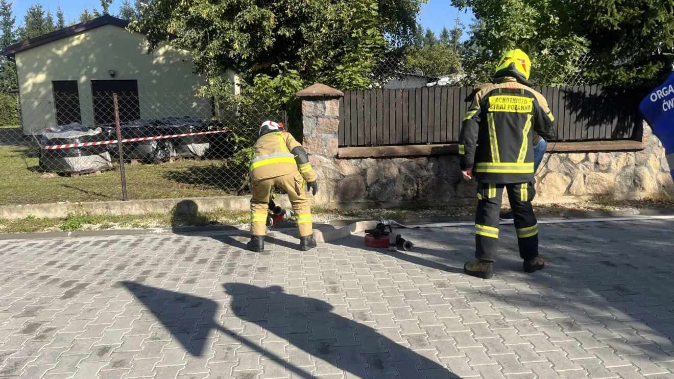 Dron spadł na teren ujęcia wody w Broku. Ruszyła akcja służb! (zdjęcia, wideo)