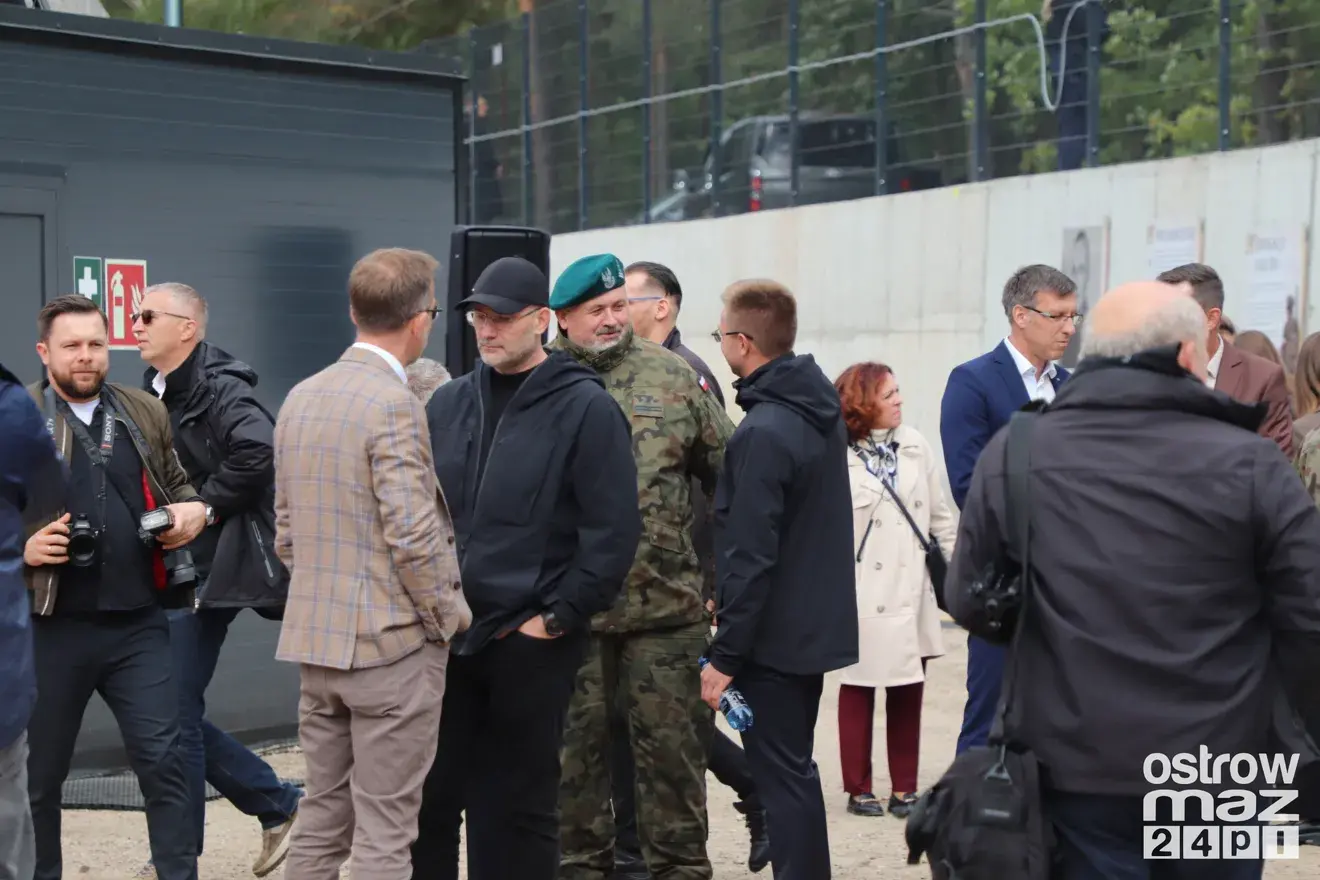 Prezydent Karol Nawrocki na otwarciu strzelnicy w Bogutach-Piankach