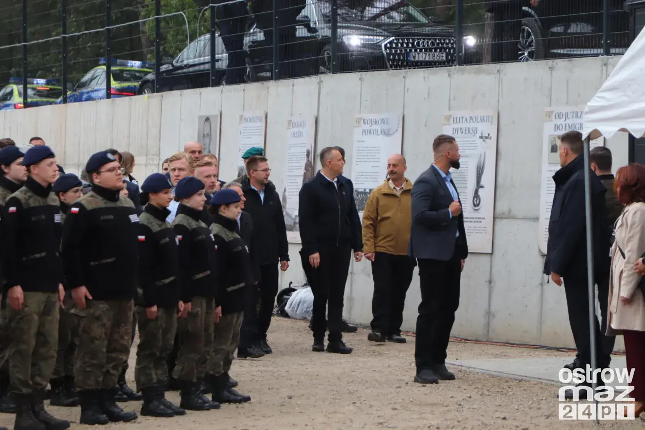 Prezydent Karol Nawrocki na otwarciu strzelnicy w Bogutach-Piankach