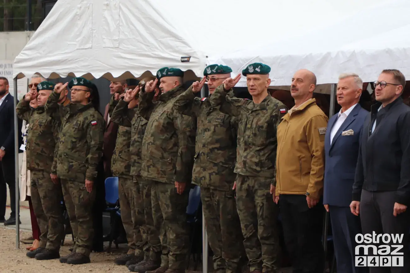 Prezydent Karol Nawrocki na otwarciu strzelnicy w Bogutach-Piankach