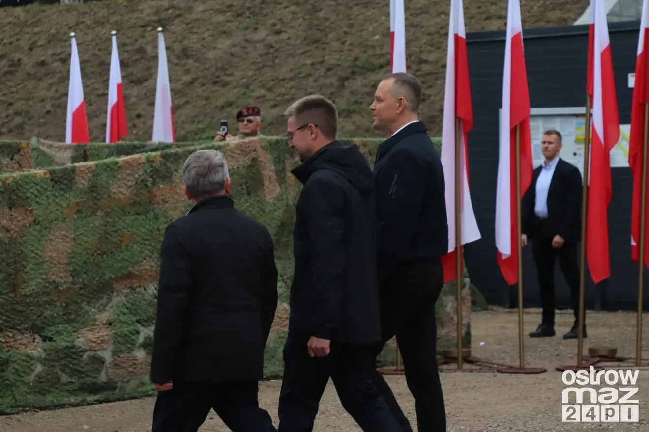 Prezydent Karol Nawrocki na otwarciu strzelnicy w Bogutach-Piankach