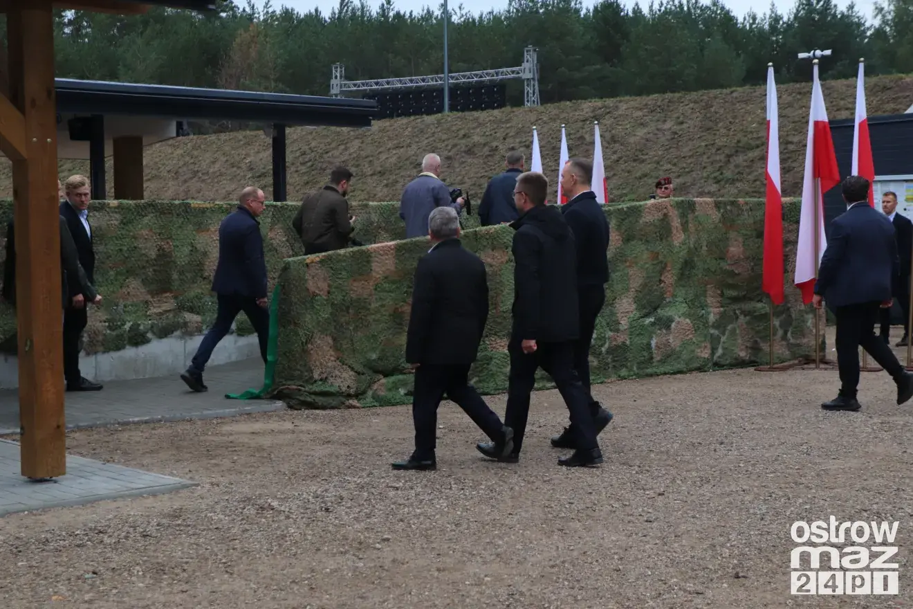 Prezydent Karol Nawrocki na otwarciu strzelnicy w Bogutach-Piankach