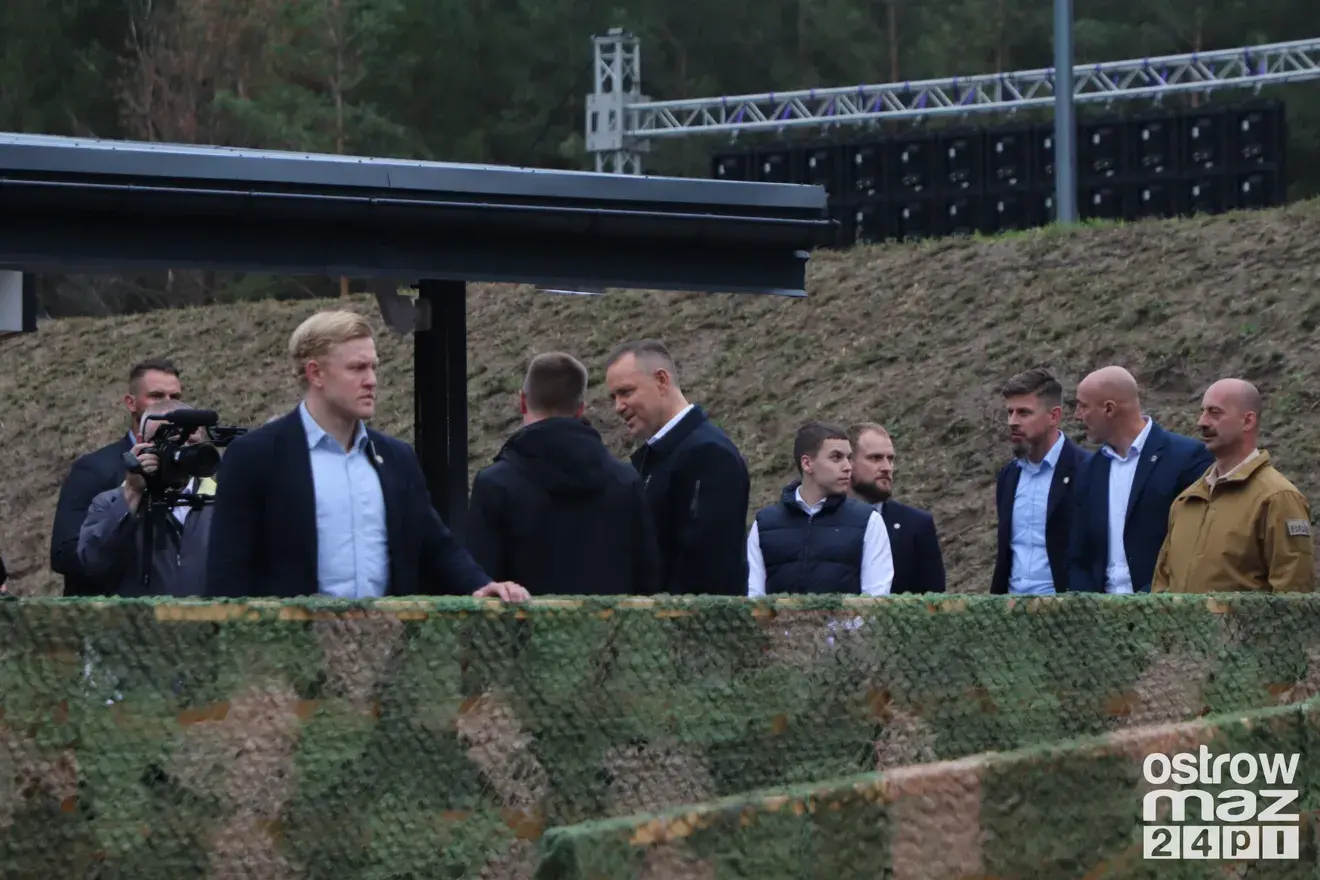 Prezydent Karol Nawrocki na otwarciu strzelnicy w Bogutach-Piankach