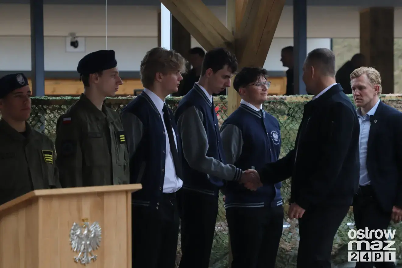 Prezydent Karol Nawrocki na otwarciu strzelnicy w Bogutach-Piankach