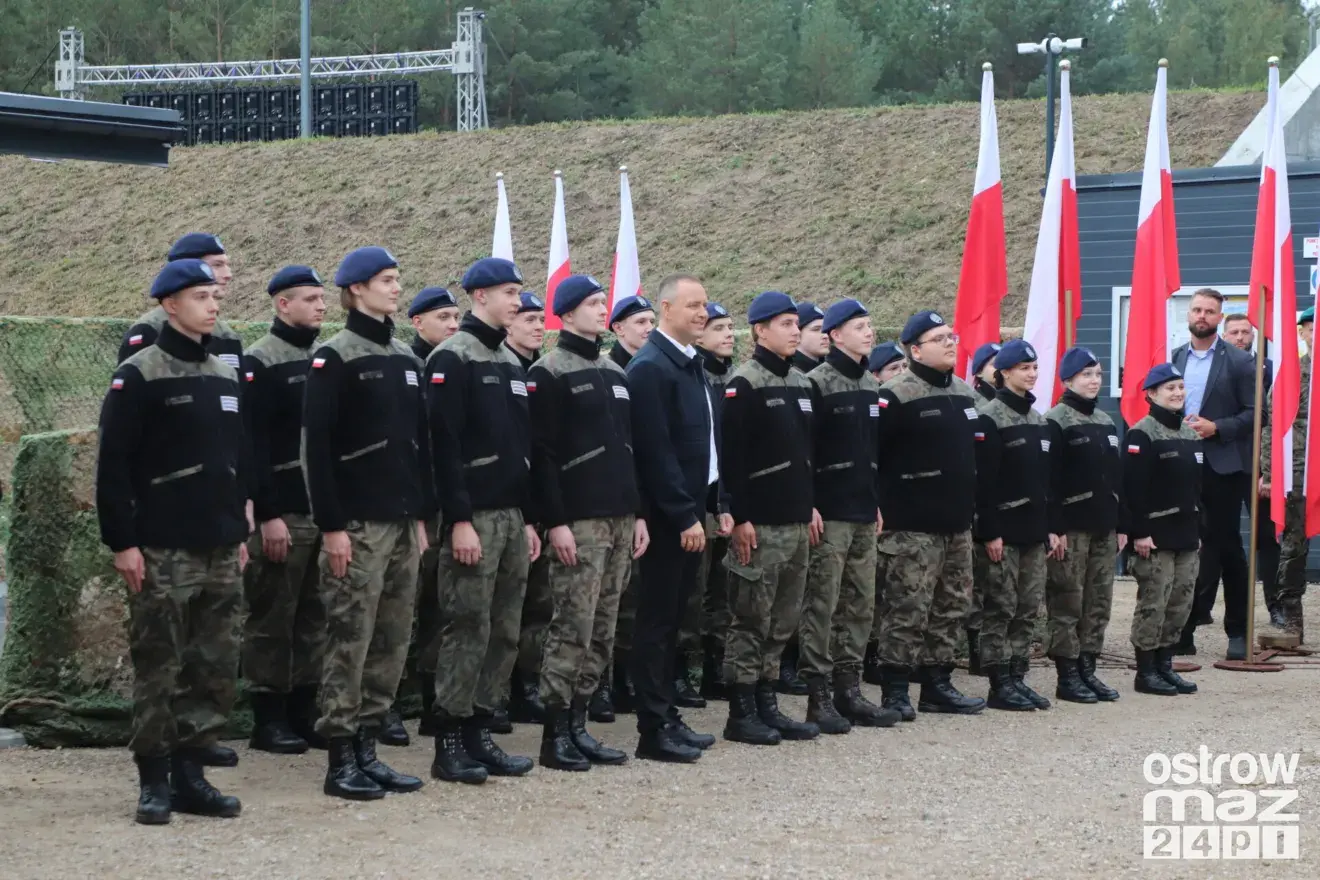 Prezydent Karol Nawrocki na otwarciu strzelnicy w Bogutach-Piankach