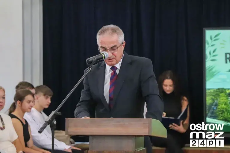 Nowy rok szkolny rozpoczęty w ZSCKR w Starym Lubiejewie (zdjęcia)