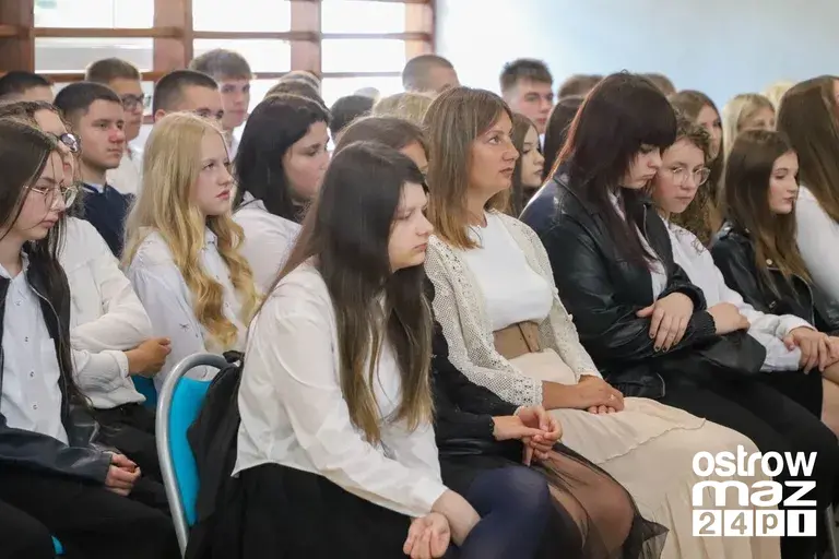 Nowy rok szkolny rozpoczęty w ZSCKR w Starym Lubiejewie (zdjęcia)