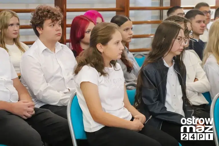 Nowy rok szkolny rozpoczęty w ZSCKR w Starym Lubiejewie (zdjęcia)