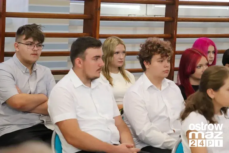 Nowy rok szkolny rozpoczęty w ZSCKR w Starym Lubiejewie (zdjęcia)
