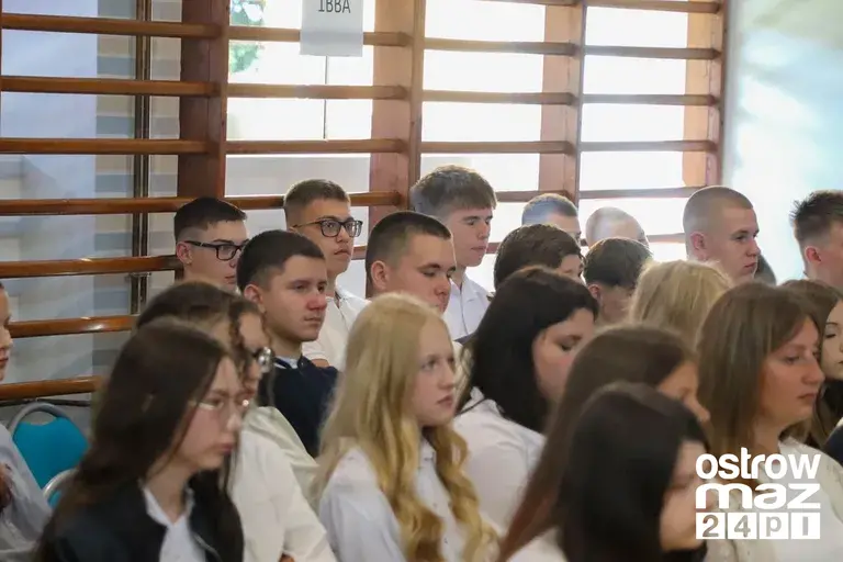 Nowy rok szkolny rozpoczęty w ZSCKR w Starym Lubiejewie (zdjęcia)