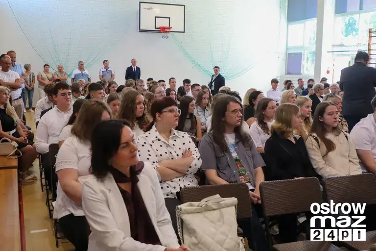 Nowy rok szkolny rozpoczęty w ZSCKR w Starym Lubiejewie (zdjęcia)