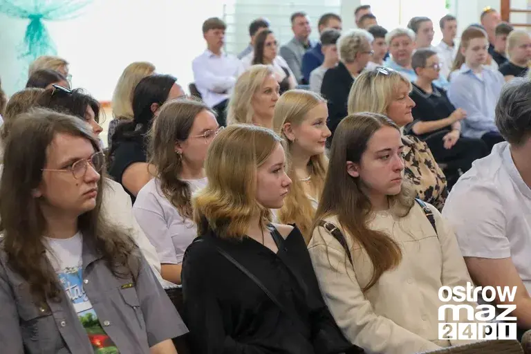 Nowy rok szkolny rozpoczęty w ZSCKR w Starym Lubiejewie (zdjęcia)