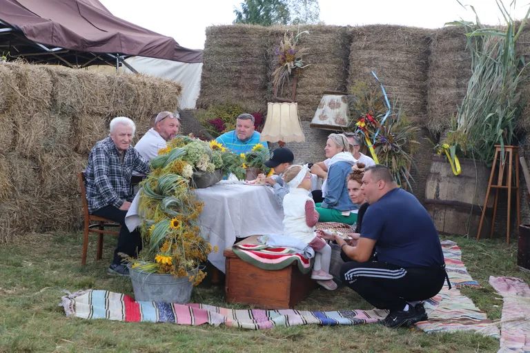 Dożynki w Kuskowiźnie już za nami. Były tłumy, lokalne przysmaki i wielka zabawa (zdjęcia)