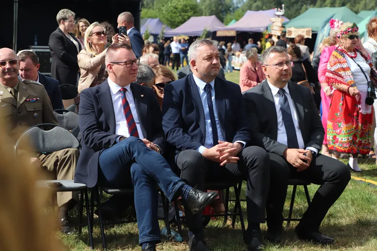 Dożynki w Kuskowiźnie już za nami. Były tłumy, lokalne przysmaki i wielka zabawa (zdjęcia)