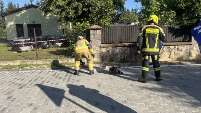 Dron spadł na teren ujęcia wody w Broku. Ruszyła akcja służb! (zdjęcia, wideo)