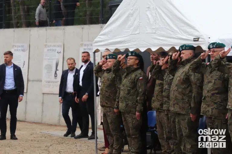 Prezydent Karol Nawrocki na otwarciu strzelnicy w Bogutach-Piankach