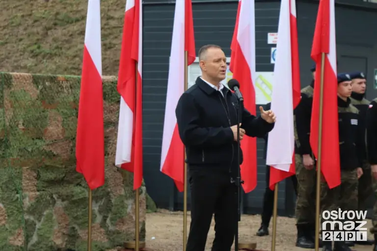 Prezydent Karol Nawrocki na otwarciu strzelnicy w Bogutach-Piankach