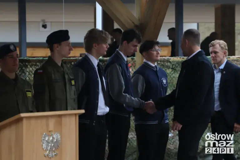 Prezydent Karol Nawrocki na otwarciu strzelnicy w Bogutach-Piankach