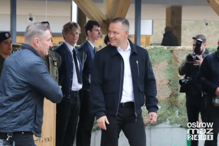 Prezydent Karol Nawrocki na otwarciu strzelnicy w Bogutach-Piankach