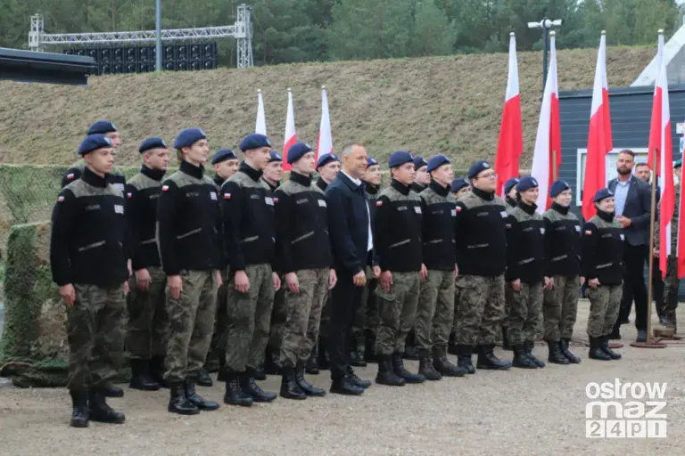 Prezydent Karol Nawrocki na otwarciu strzelnicy w Bogutach-Piankach
