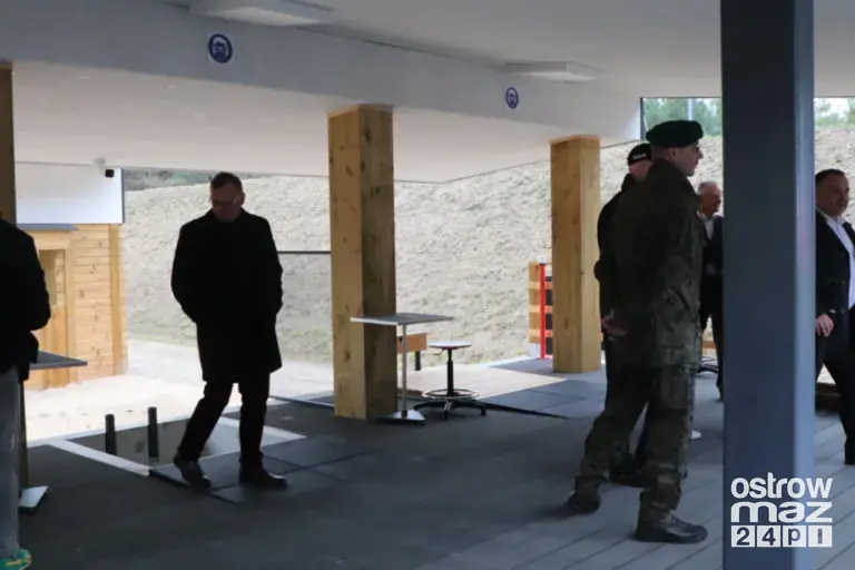 Prezydent Karol Nawrocki na otwarciu strzelnicy w Bogutach-Piankach