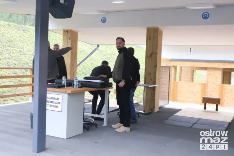 Prezydent Karol Nawrocki na otwarciu strzelnicy w Bogutach-Piankach