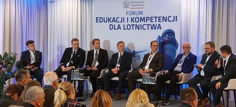 CSL Technikum Lotnicze na Forum Edukacji i Kompetencji w Lotnictwie