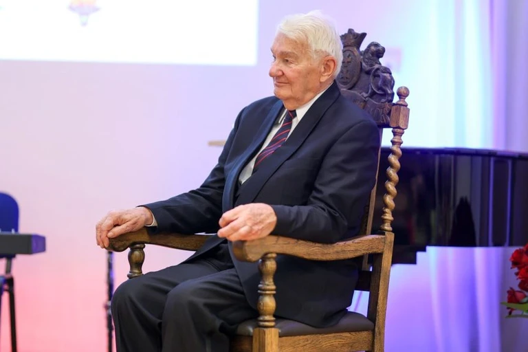 Legenda piłki ręcznej z Ostrowi kończy 90 lat (wideo)