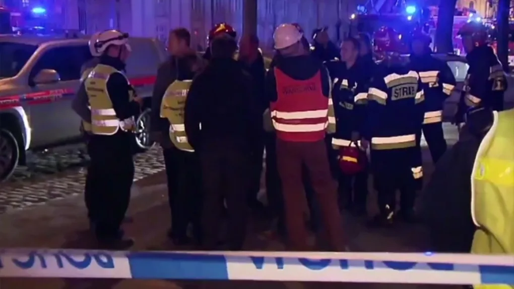 Zawalił się fragment kamienicy na warszawskiej Pradze (wideo)