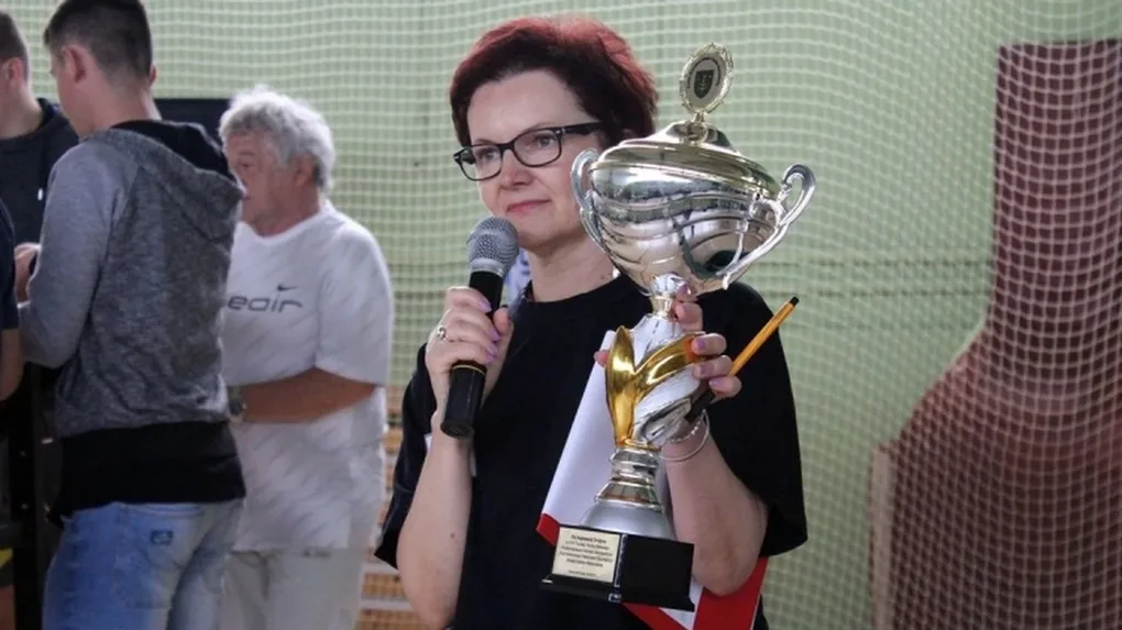 14 drużyn ŚDS rywalizowało o puchar burmistrza w tenisie stołowym (zdjęcia)