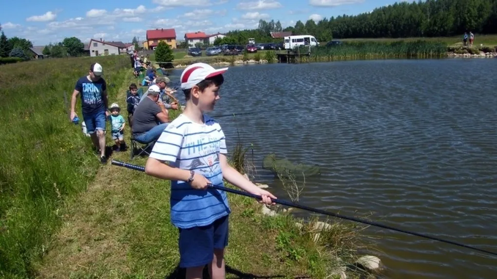 Ostrowscy wędkarze dzieciom (zdjęcia)