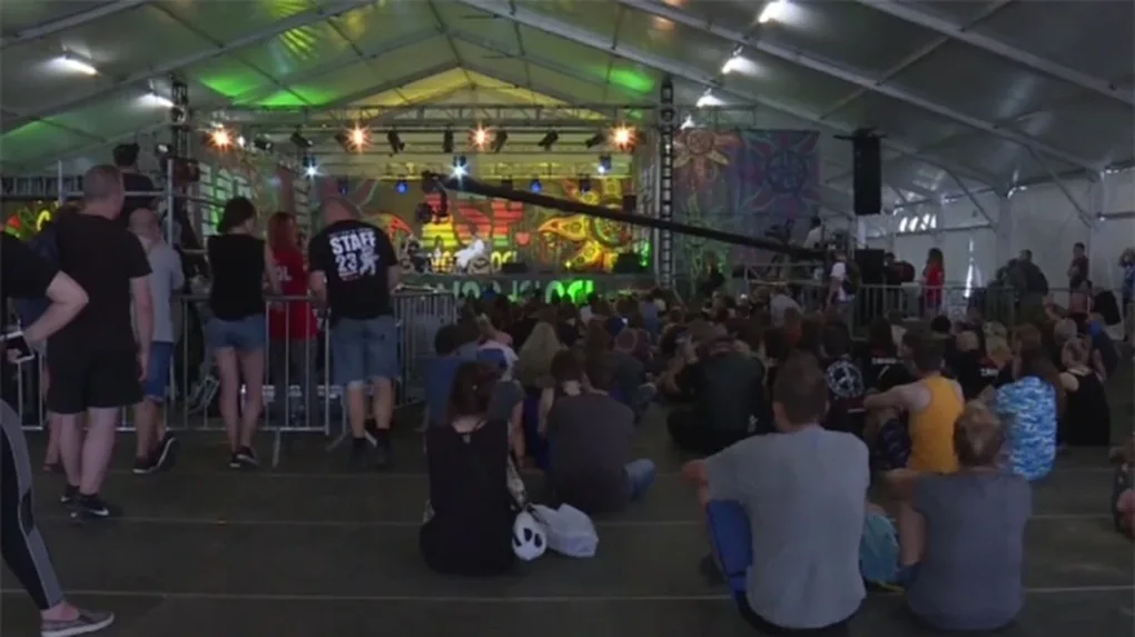 Nie tylko szaleńcza zabawa. Woodstock to także spotkania w ramach Akademii Sztuk Przepięknych (wideo)