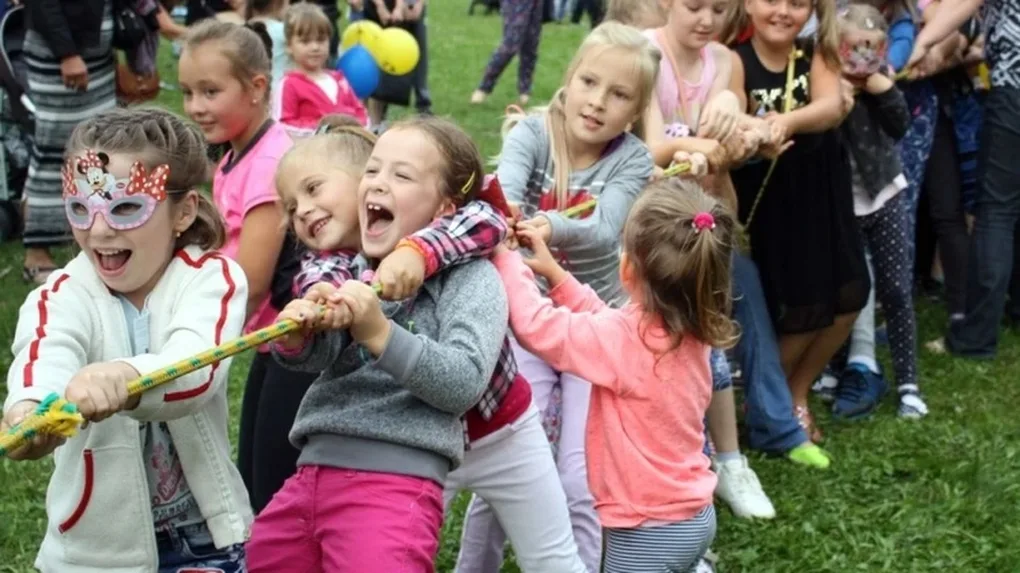 Zabawy dla najmłodszych na pożegnanie lata (zdjęcia)